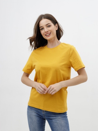 Женская базовая футболка горчичная