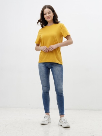 Женская базовая футболка горчичная