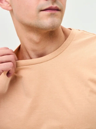 Мужская базовая футболка телесная