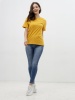 Женская базовая футболка горчичная