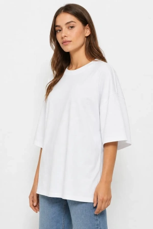 Футболка женская оверсайз белая 220 г/м² Texdress — вид спереди