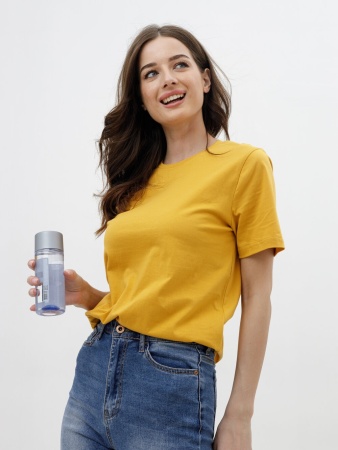 Женская базовая футболка горчичная