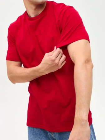 Мужская базовая футболка красная