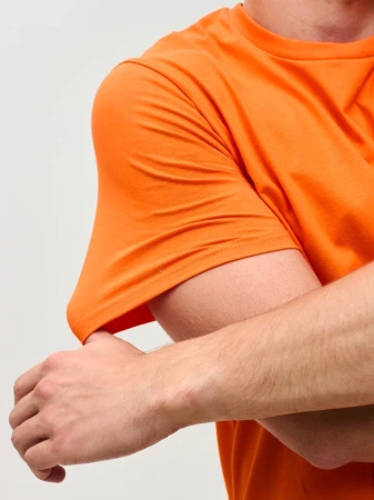 Мужская базовая футболка оранжевая