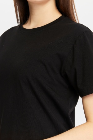 Футболка женская прямого кроя чёрная