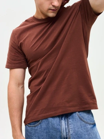 Мужская базовая футболка коричневый шоколад