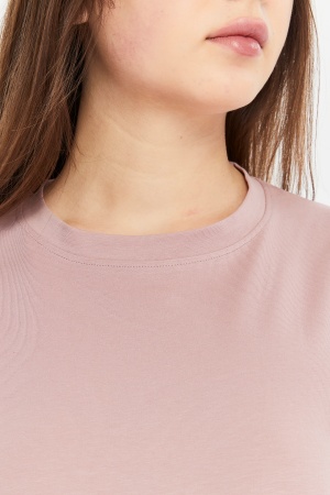 Футболка женская прямого кроя бледно-розовая
